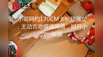 颜值不错的骚女露脸黑丝激情大秀，全程露脸淫语不断道具不停抽插骚穴，淫水好多精彩刺激听狼友指挥不要错过