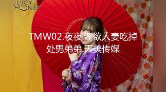 饥渴的小女友，欲望上头自己抽自己