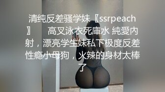 商场女厕近距离全景偷拍蓝衣黑裙美女⭐肥骚逼一条缝