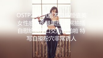   眼镜骚女两女一男3P淫乱大战，白皙奶子边交边被后入，上位骑乘抽插一脸享受