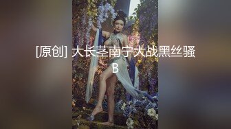 昏暗灯光下的熟妇